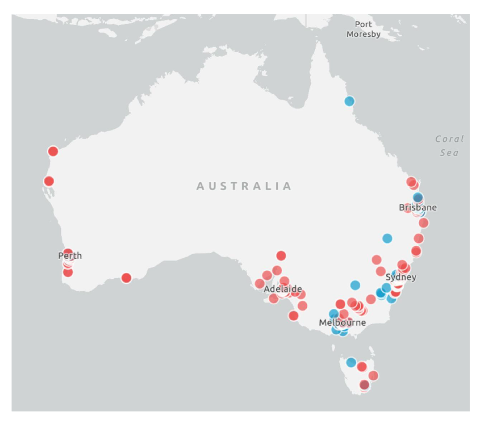 A map of Australia showing the geographic distribution of community batteries funded by DCCEEW and ARENA. Coloured markers indicate battery locations across all states and territories, with the exception of the Northern Territory. The map shows clusters in major population centres around the population centres of Brisbane, Sydney, Melbourne, Adelaide and Perth. Not all funded batteries are shown where location information was unavailable, including for batteries in the Northern Territory.